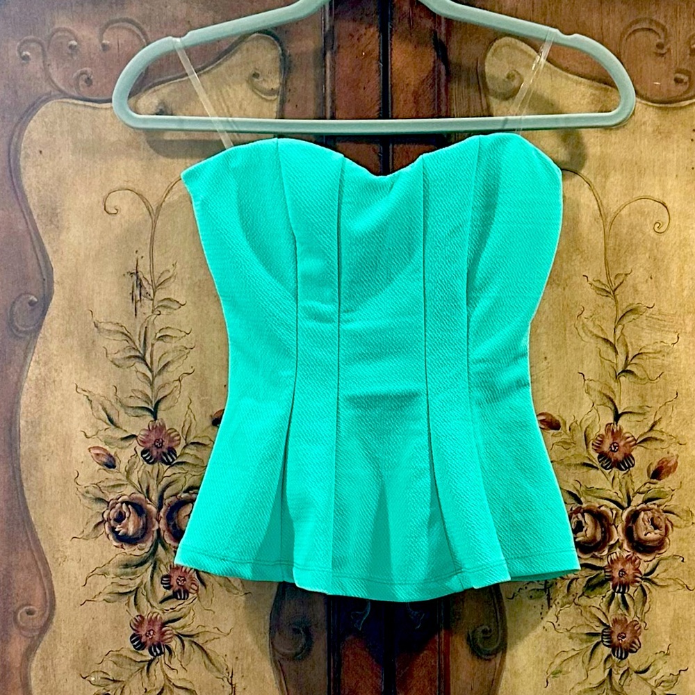 New Sleeveless Top S